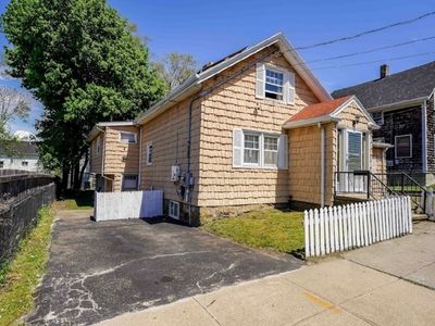 686 Charles St, Fall River, MA, 02724