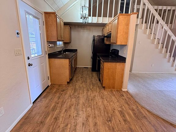 5th image of 808 S Ridgeway St