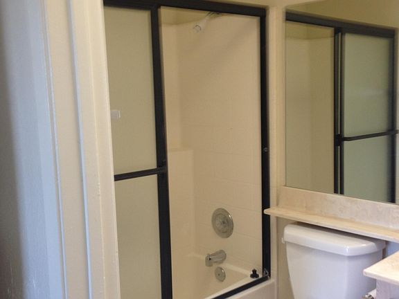 5th image of 4368 Marlborough Ave #2