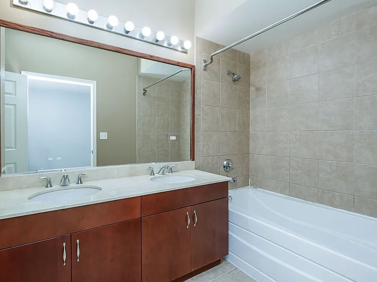1407 S Halsted St #1B — Photo 8