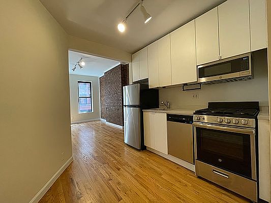 1st image of 423 W 45th St APT 2FW