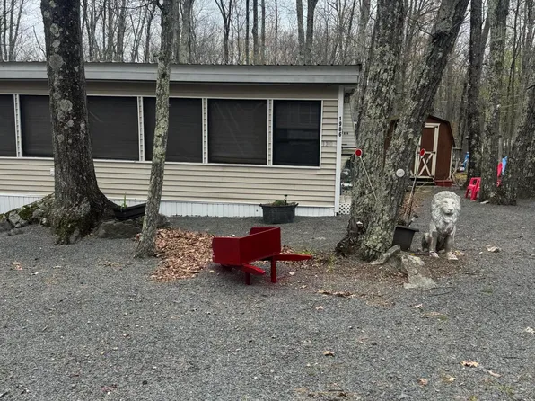 130 Fox Ln, Shohola, PA 18458