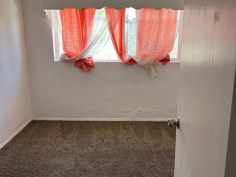 585 Valle Vista Dr #9152017595 — Photo 5