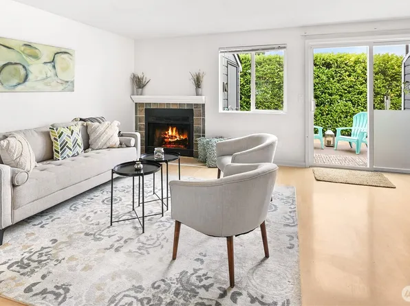 702 5th Street #C305, Snohomish, WA 98290