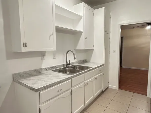 7265 Jackson St, Paramount, CA 90723
