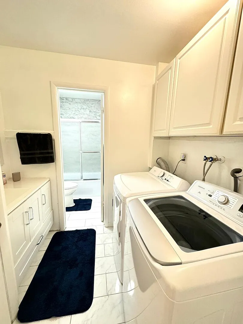 Fully Furnished 3BR ad 1.5 Bath, 2 Car Parking — Photo 4