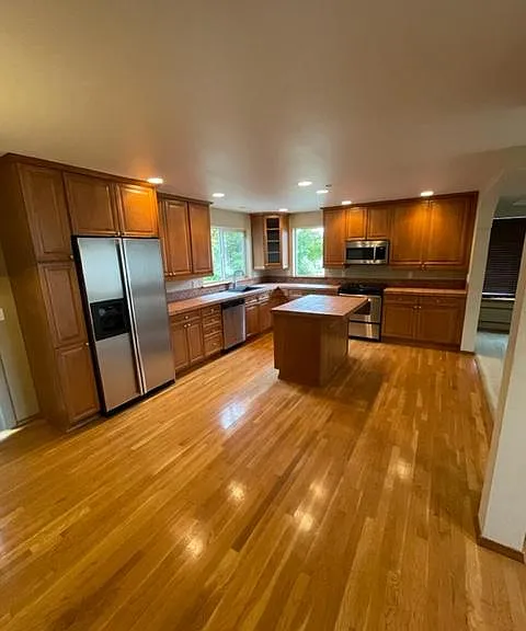 221 Lind Ave NW — Photo 8