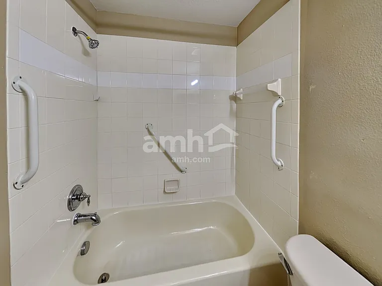 3247 Chessington Dr — Photo 15