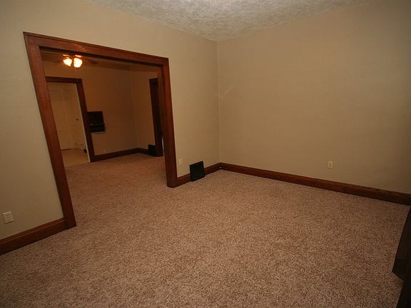 5th image of 506 Henry St