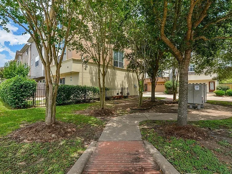 3316 Clearview Cir — Photo 19