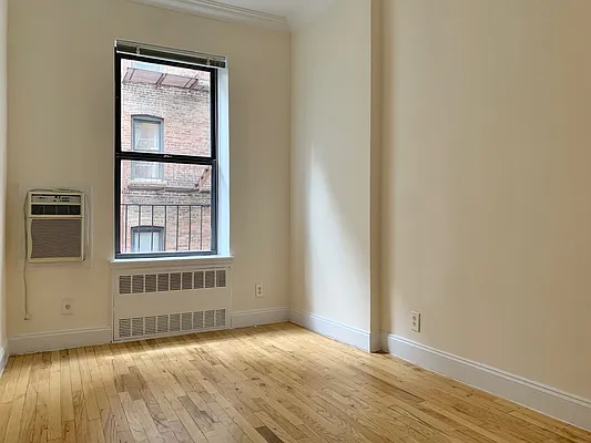 Rented by PocketBroker Inc | media 7