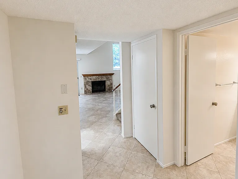 3727 Mesa Oak Ln — Photo 8