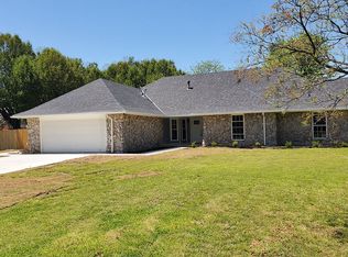617 N Falcon Way, Mustang, OK 73064