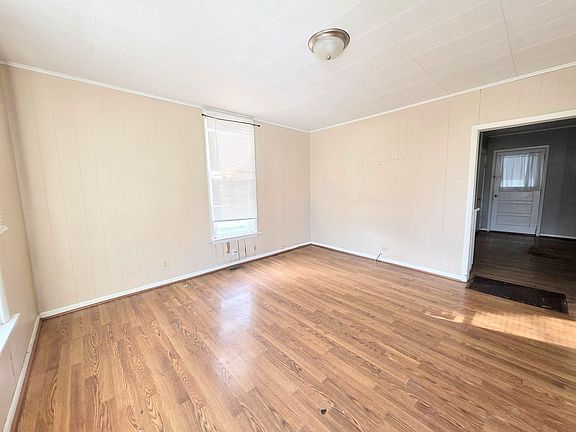 4th image of 505 N Walnut St