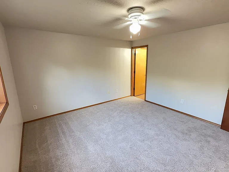 4449 Samantha Ct NE — Photo 7