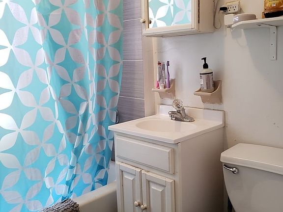 5th image of 2027 Pacific St APT 2C