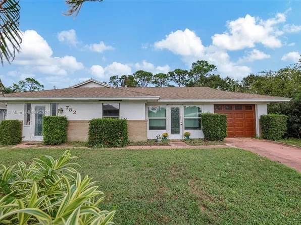 782 NW Fairhaven Dr, Port Saint Lucie, FL 34983
