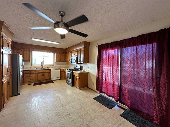 3rd image of 6008 S 57th Ave