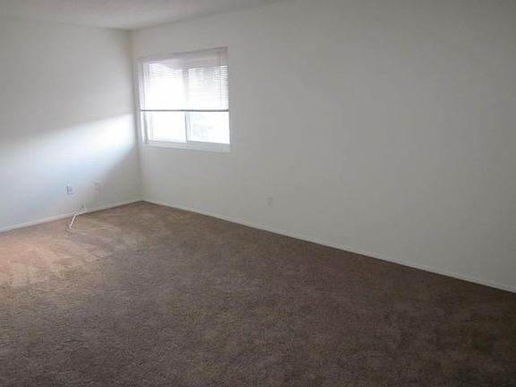 5th image of 3668 Raven Dr
