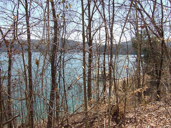 3rd image of 231 Lakeview Dr
