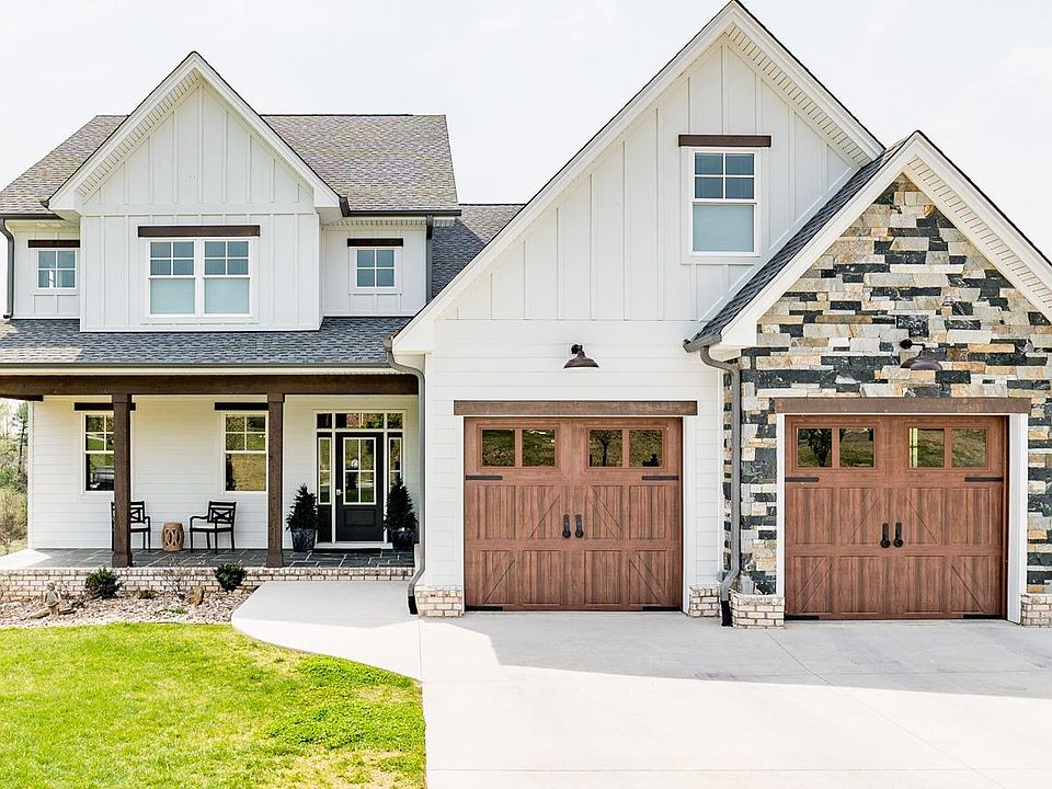 1st image of 305 Preserve Dr