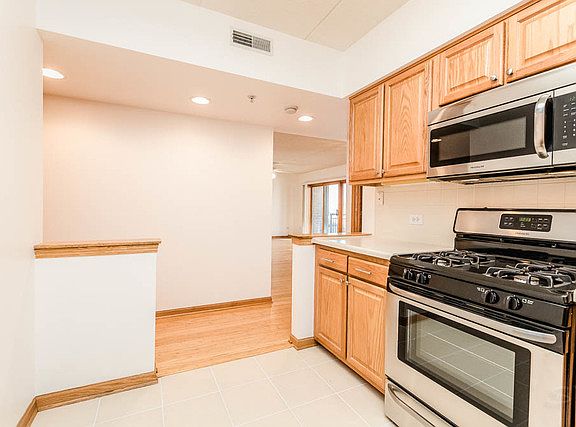 5th image of 770 Pearson St #2-412