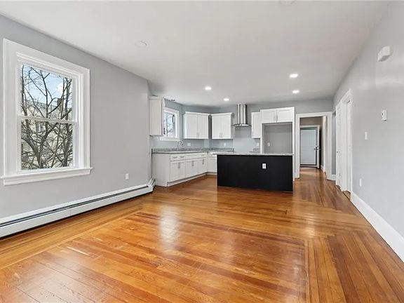 4th image of 396-398 Orms St #2