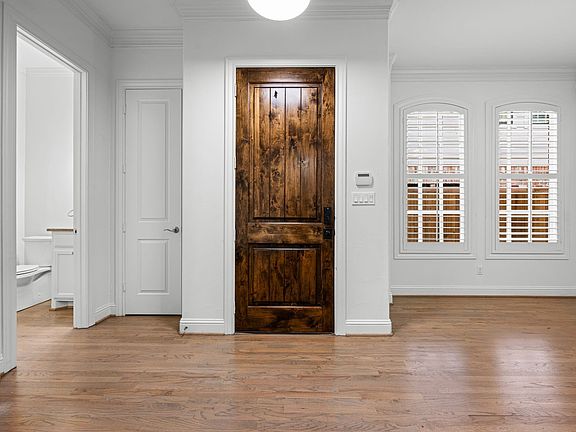 3rd image of 3642 Asbury St