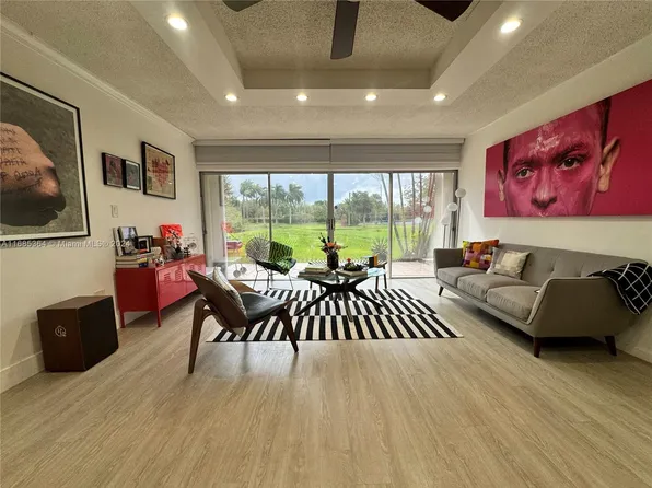6820 Brookline Dr #6820, Hialeah, FL 33015