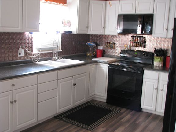 4th image of 1606 West Ave