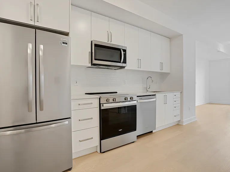 3240 William Coltson Ave — Photo 145