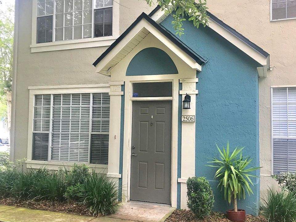 1st image of 13703 RICHMOND PARK DR. N #2506