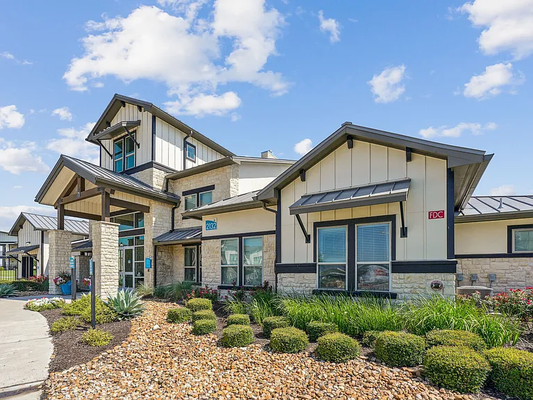 Enclave Falcon Pointe — Photo 42