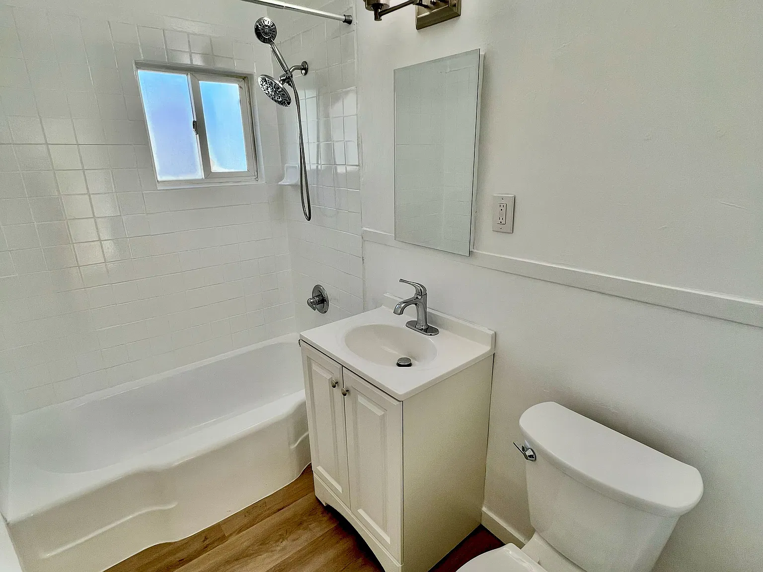 2 bed, 800 sqft, $2,500 — Photo 4