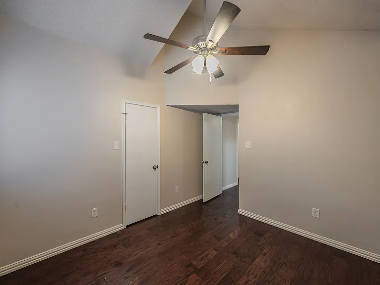 6402 Valleybrooke Ct — Photo 22