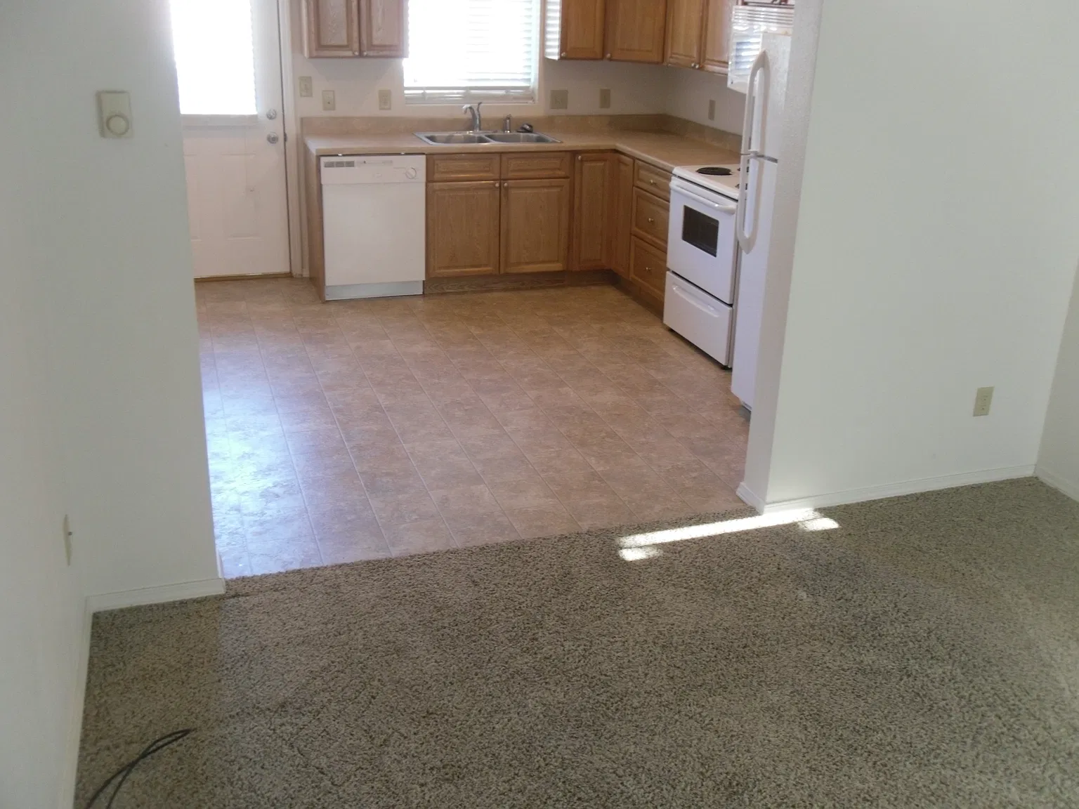 2 bed, 800 sqft, $825 — Photo 2