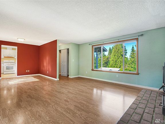 3rd image of 1458 Vista Dr