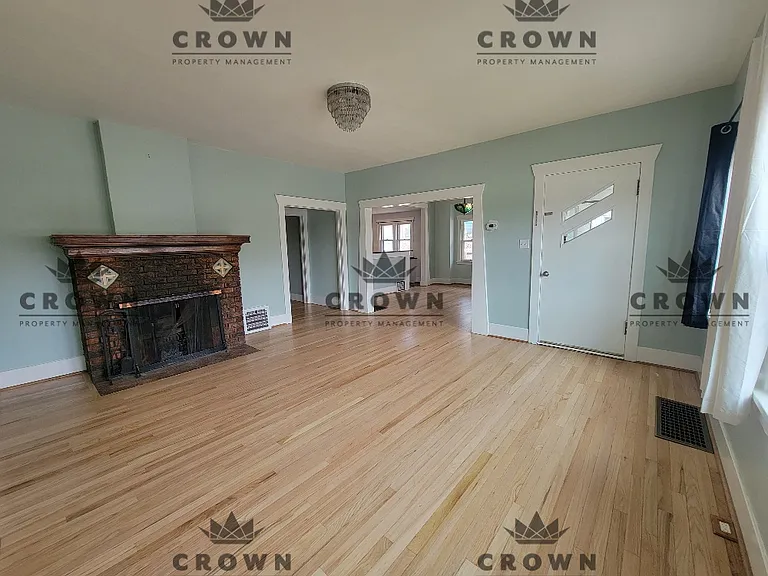 210 E Pershing Blvd #A — Photo 3