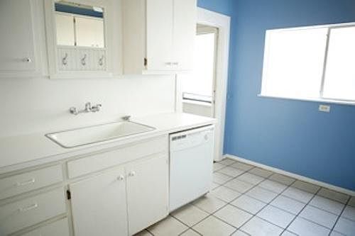 5th image of 2818 San Pedro St APT A