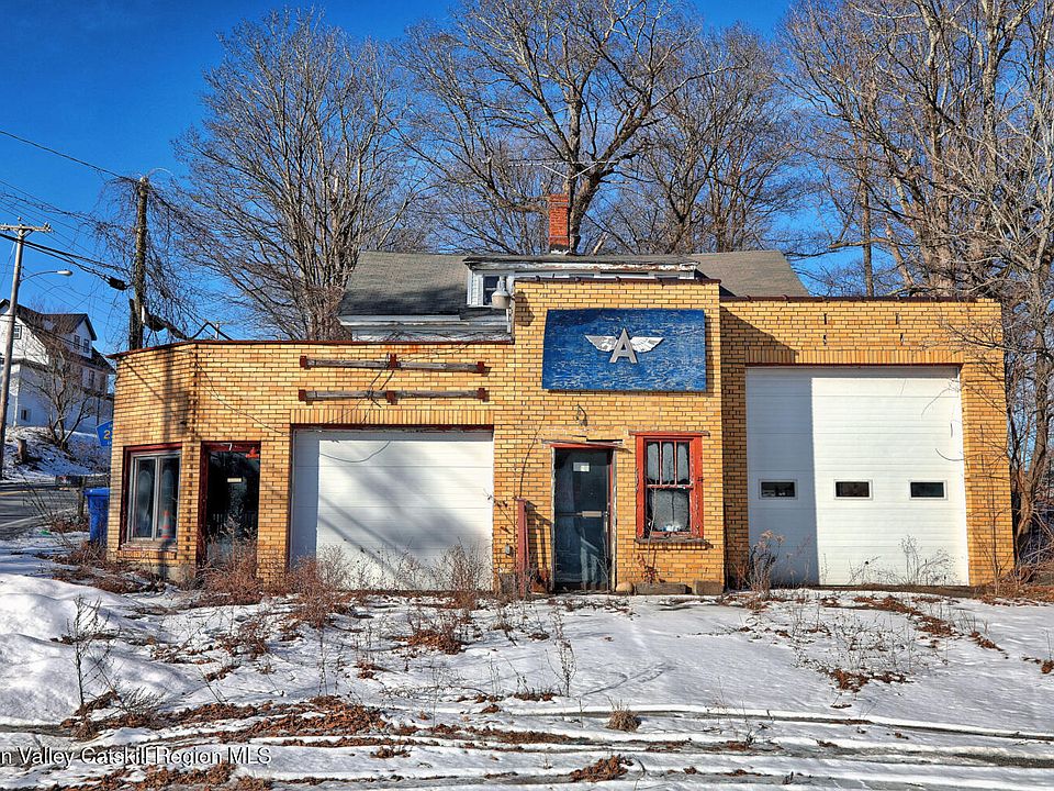 1st image of 638 Main Street