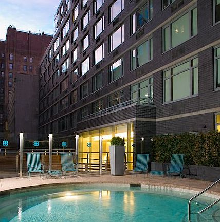 4th image of 88 Leonard St APT 819