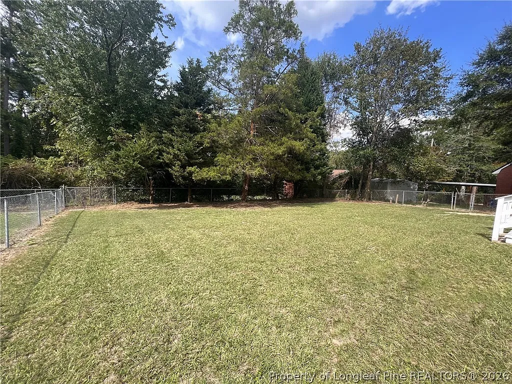 2 bed, 1.0 bath, 884 sqft, $1,195 — Photo 3