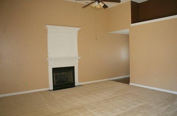 3rd image of 139 Eisenhower Dr