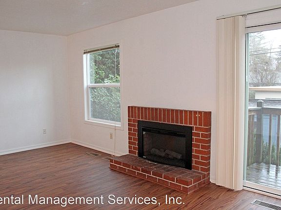 5th image of 3803 SE Cesar E Chavez Blvd #4