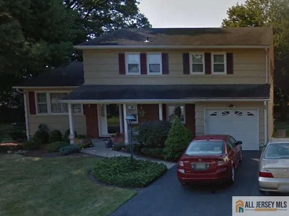 94 Calvert Ave E, Edison, NJ 08820