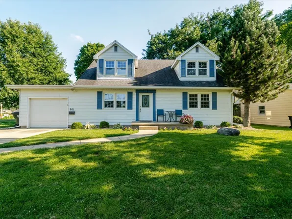 901 Ruston Ave, Normal, IL 61761