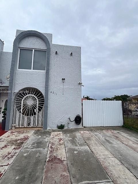 1st image of 4211 W 10th Ln