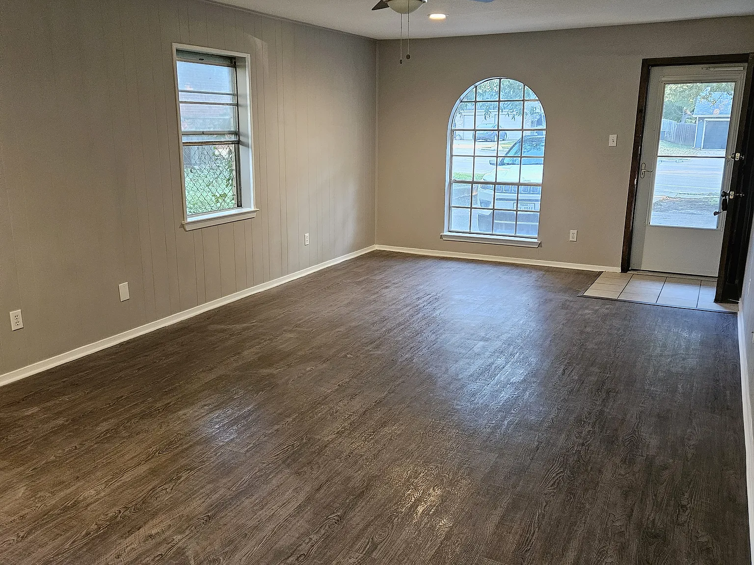 2 bed, 1054 sqft, $1,800 — Photo 3