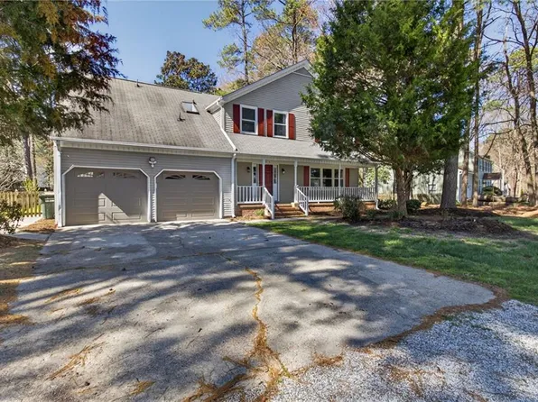 105 Yorkwood Ln, Yorktown, VA 23692