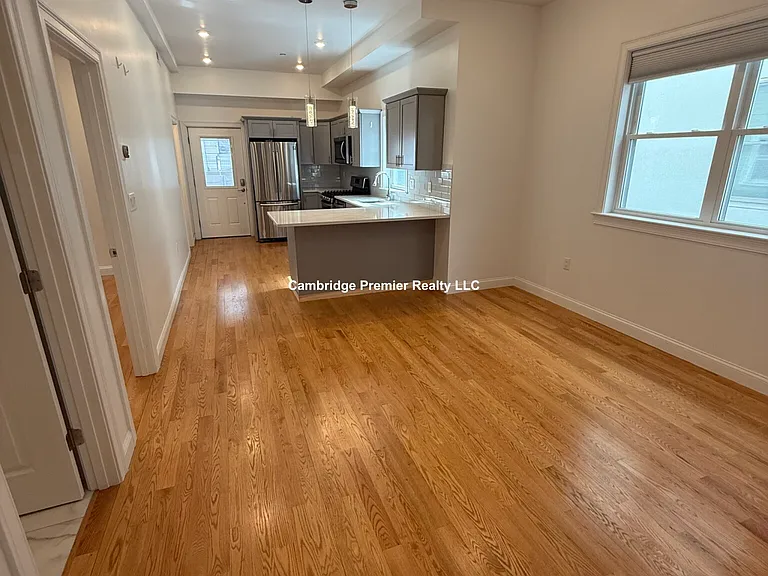 6 Beech St #2 — Photo 2